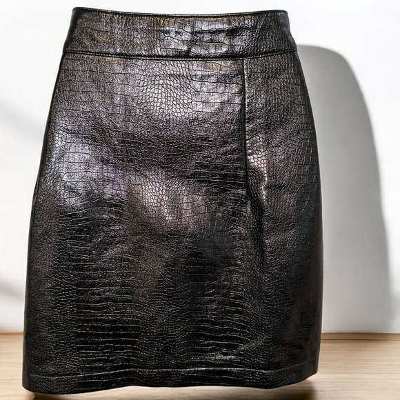 TOPSHOP LEATHER SNAKESKIN MINI SKIRT - Picture 2 of 3